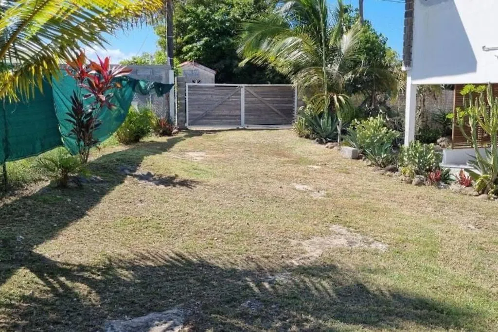 Appartement 2 Pieces Avec Jardin Et Jaccuzzi Le Gosier  0*, Le Gosier (Grande-Terre) Guadeloupe