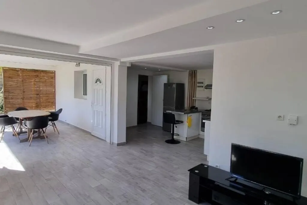 Daire Appartement 2 Pieces Avec Jardin Et Jaccuzzi Le Gosier  Guadeloupe